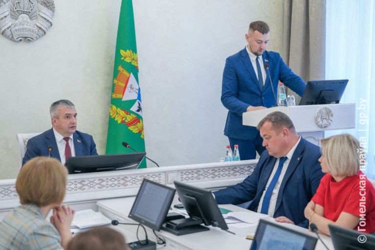 На аппаратном совещании облисполкома обсудили вопросы благоустройства, готовности сельхозтехники, использования стабфондов