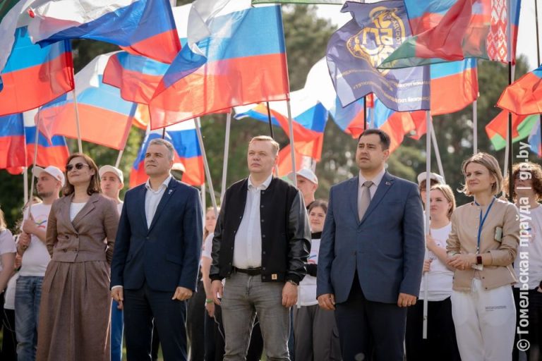 Палатки, творчество, единство: в Гомельском районе стартовал Международный молодежный лагерь «Дружба-2025»