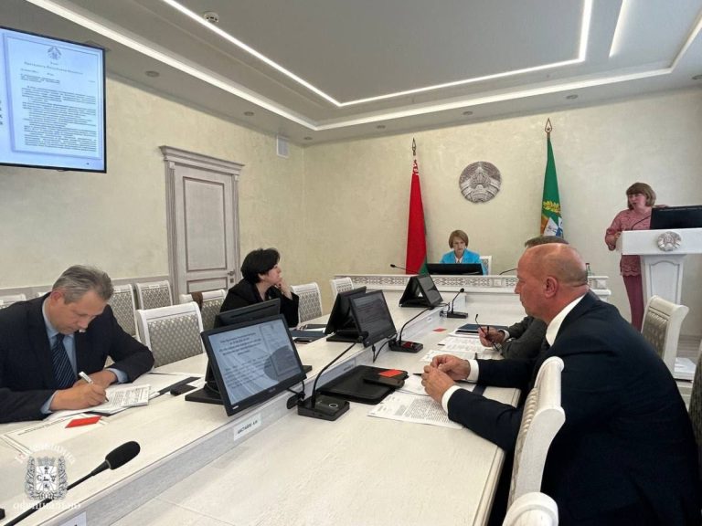 Президиум областного Совета депутатов прошел в Гомеле