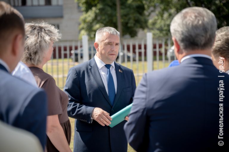 Готовность гомельских школ к учебному году проверил Иван Крупко