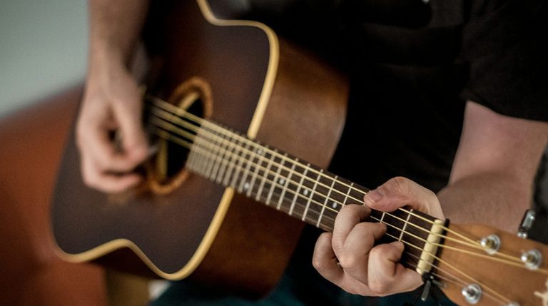 Гітарны рэкорд пры выкананні песні “Гарадскія кветкі” ўстановяць на фестывалі ў Гомелі