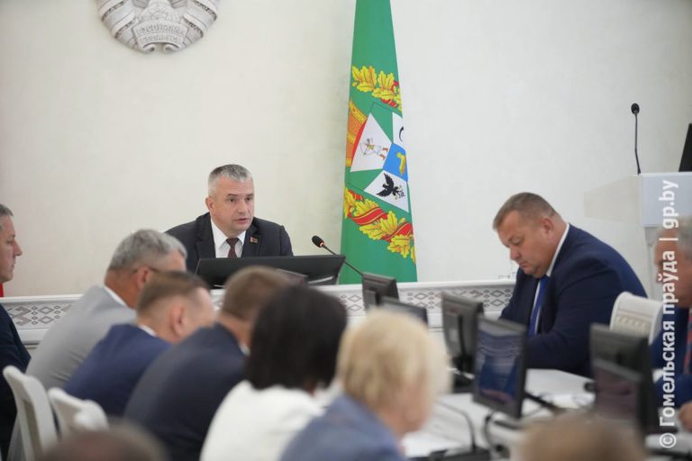 На аппаратном совещании облисполкома обсудили вопросы благоустройства, оптимизации улично-дорожной сети, полевых работ в АПК