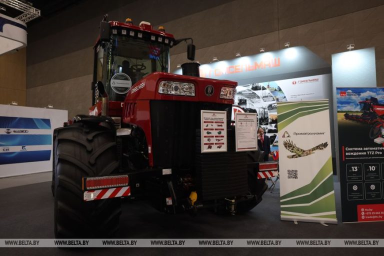 Сельхозмашина с поворотом кабины на 180 градусов: новинка «Гомсельмаша» на «ИННОПРОМ. Беларусь»