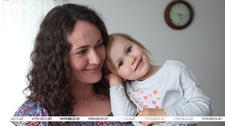 Лукашенко: мудрость, терпение и любовь матерей помогают находить в жизни верный путь