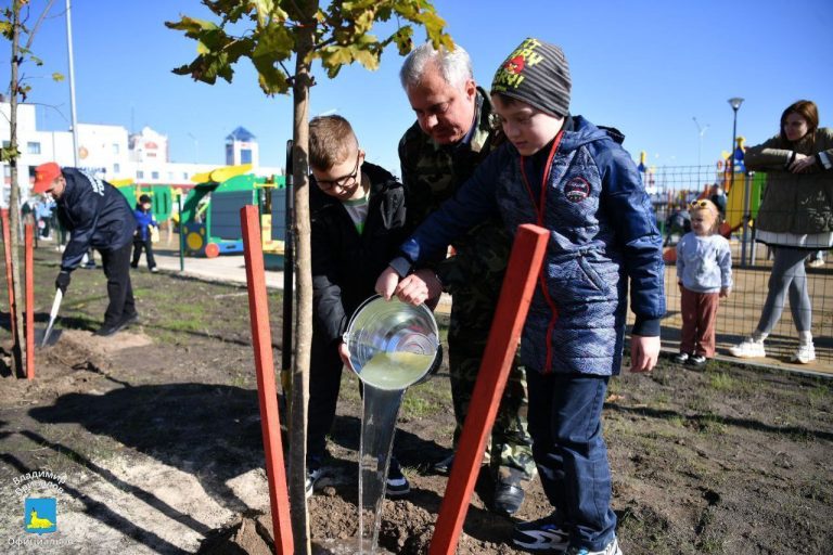 Более 11 тысяч гомельчан вышли на городской субботник