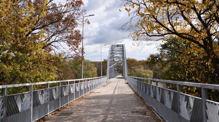 В Гомеле 6 ноября откроют обновленный пешеходный мост через Сож