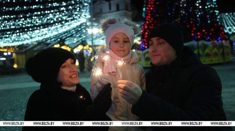 Лукашенко подписал указ №1 об объявлении Года белорусской женщины