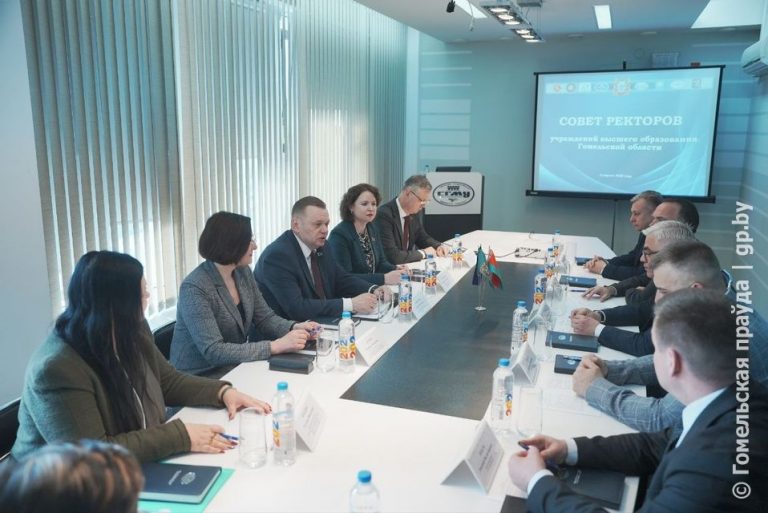 Внедрение цифровых технологий в образовательный процесс обсудили на заседании Совета ректоров