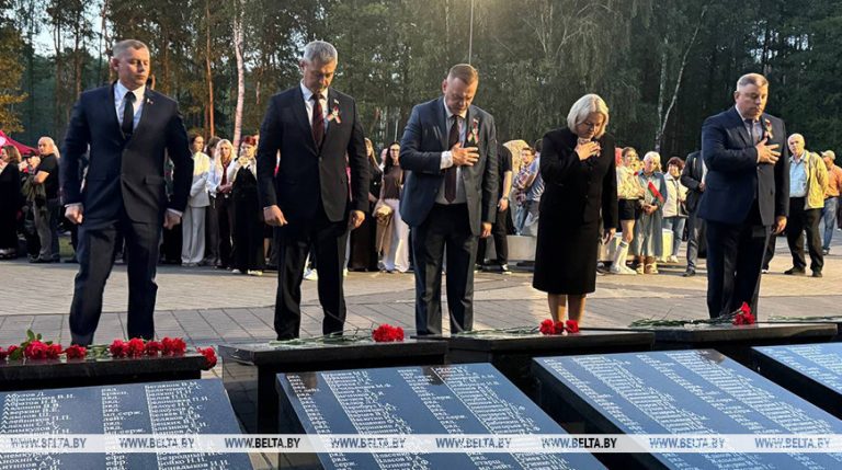 На мемарыяле “Ала” ўшанавалі памяць ахвяр Вялікай Айчыннай вайны