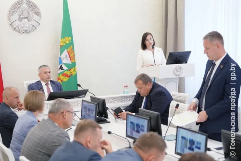 Каго заселяць у арэндныя кватэры? На апаратнай нарадзе ў аблвыканкаме абмеркавалі пытанні прадастаўлення жылля спецыялістам